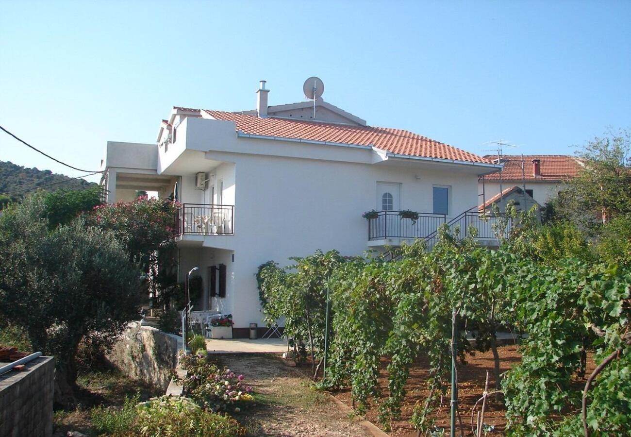 Apartment Slaven Vinišće エクステリア 写真
